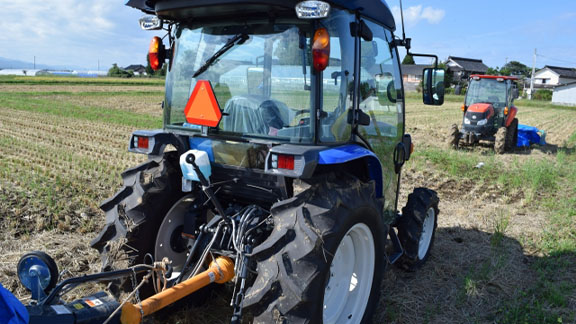 海外提携と自社リユースで農機・トラクター・農機をどこよりも高額買取